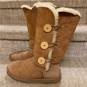 Original UGG Australia Bailey Button Triplet boot mid 2000s